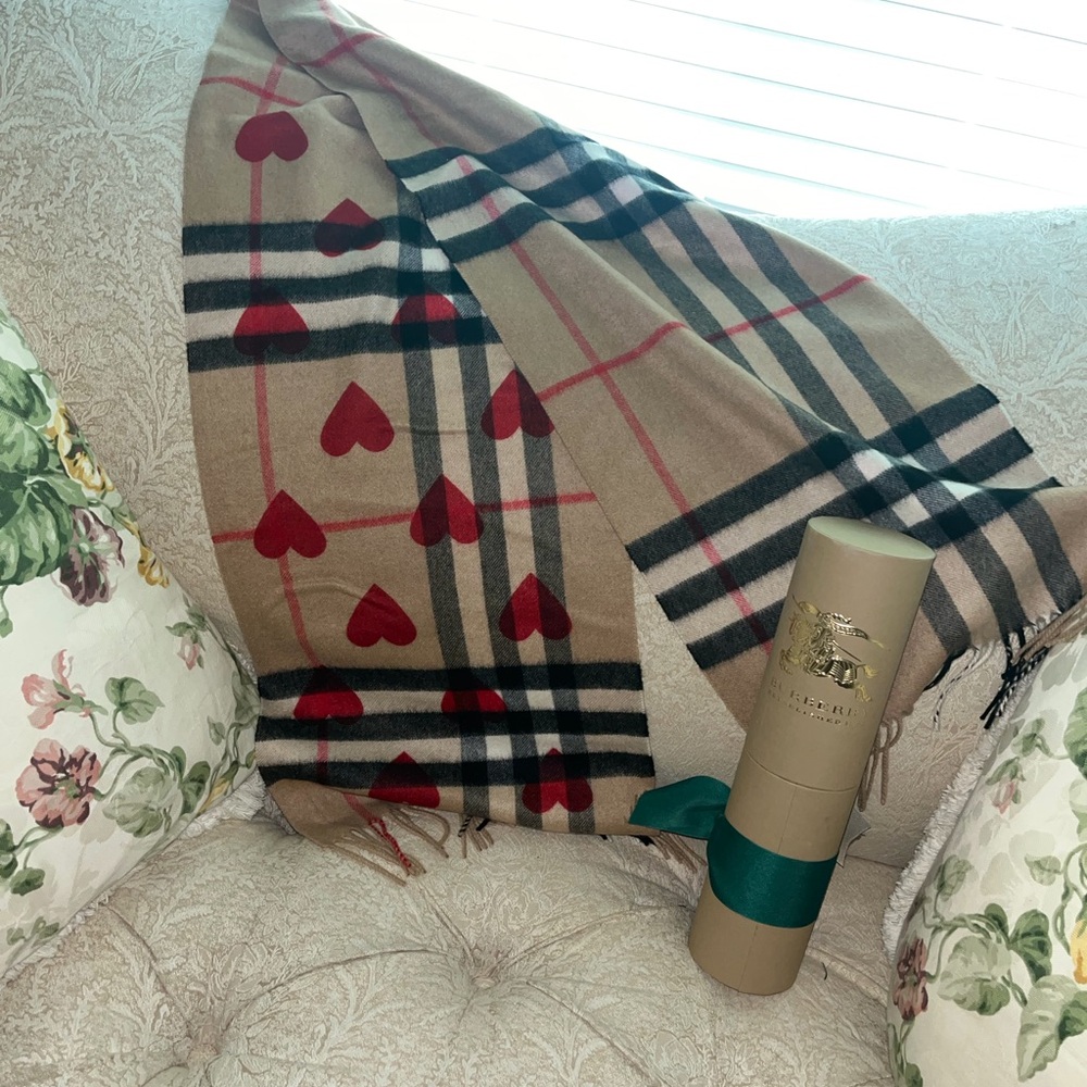 NEW ! BURBERRY , SCARF